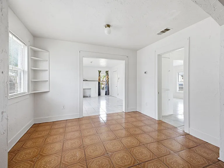 2634 Emmett St — Photo 8