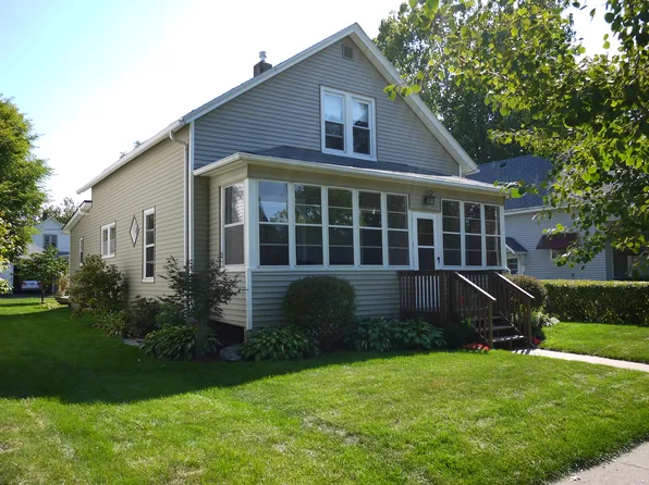 110 Canon Ave, Muscatine, IA 52761