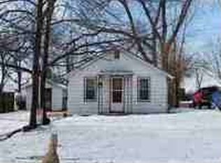 1807 Quaker St, Pekin, IL 61554