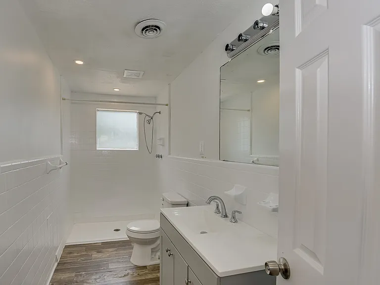 462 Morgan St NW — Photo 9