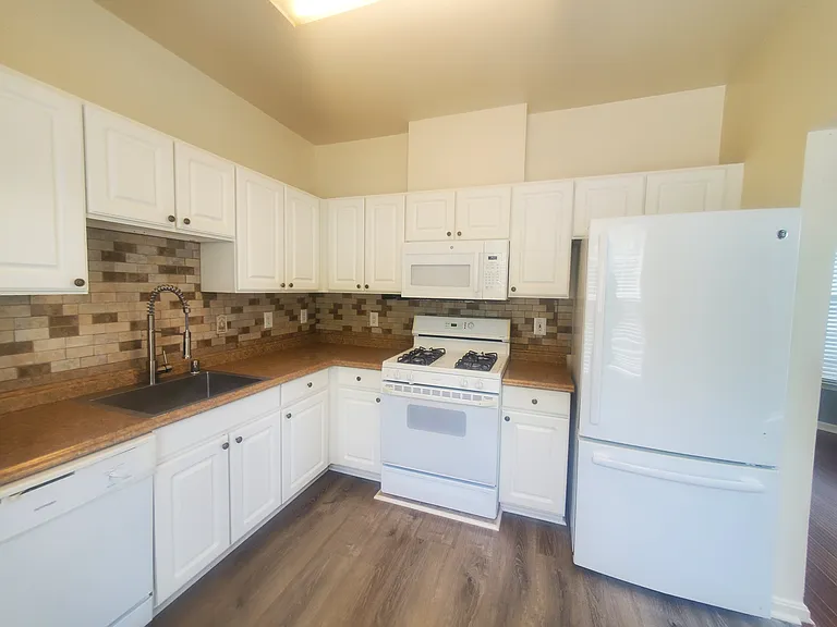 3515 Piney Woods Pl #D202 — Photo 5