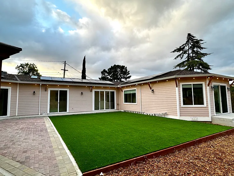 11 Serena Gdns #2 — Photo 7
