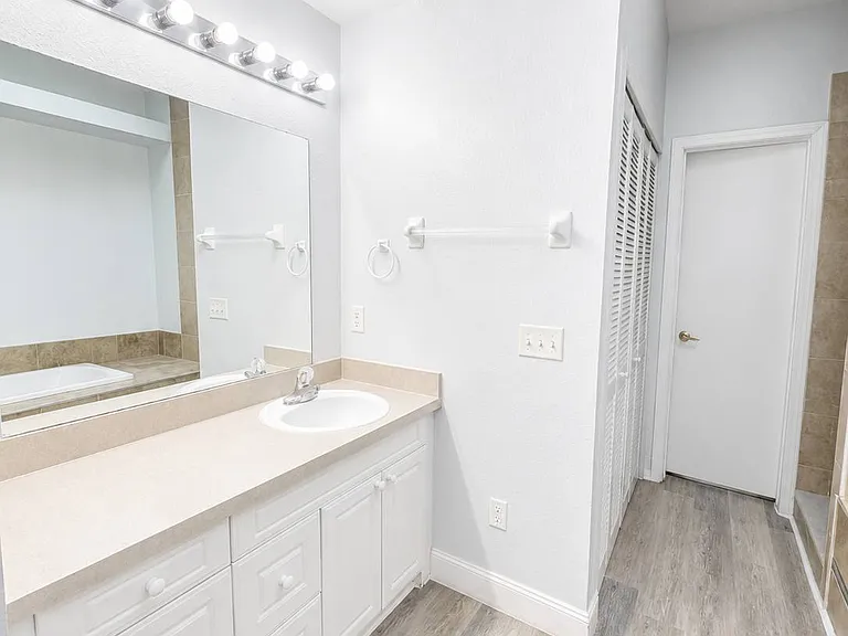 974 Caribbean Dr — Photo 3