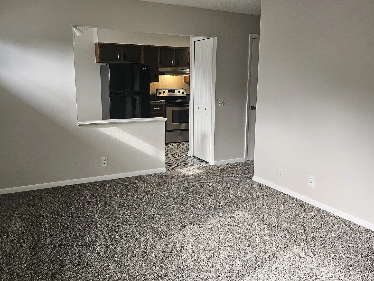 2 bed, 820 sqft, $1,100 — Photo 4