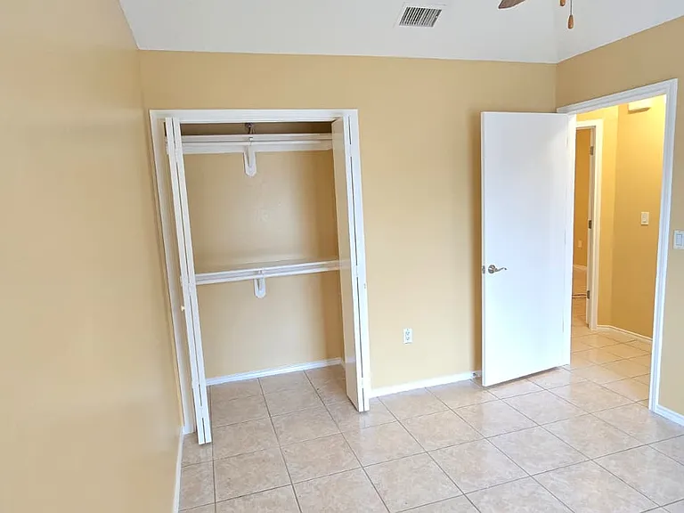 5015 Jovan Cir — Photo 4