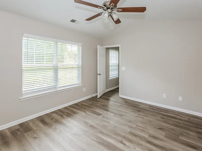 5225 Hildreth Ct — Photo 10