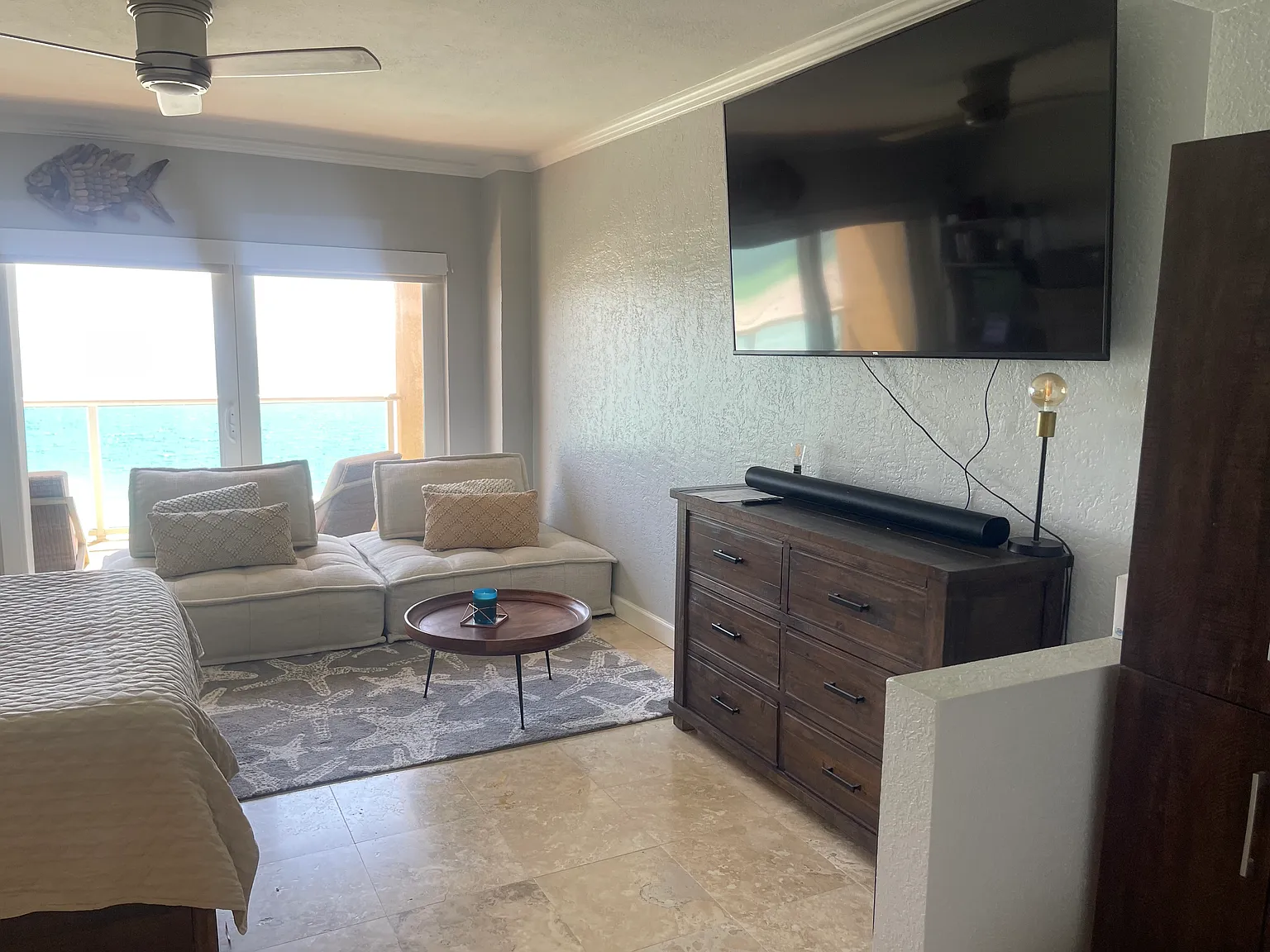 880 Mandalay Ave — Photo 4