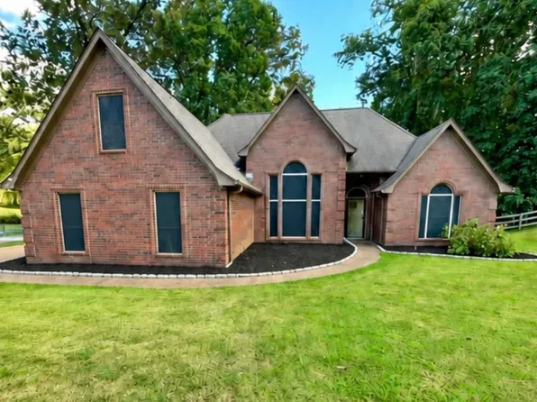 90 Country Forest Dr, Oakland, TN 38060