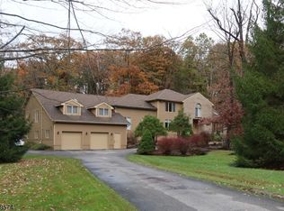 52 Tower Hill Ln, Kinnelon, NJ 07405