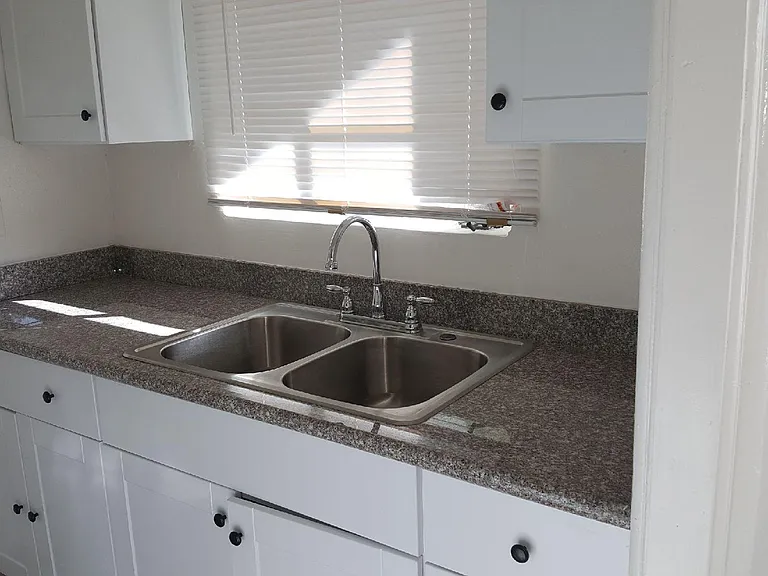 516 W Highland Ave #I — Photo 3