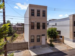 1313 Reddour St, Pittsburgh, PA 15212