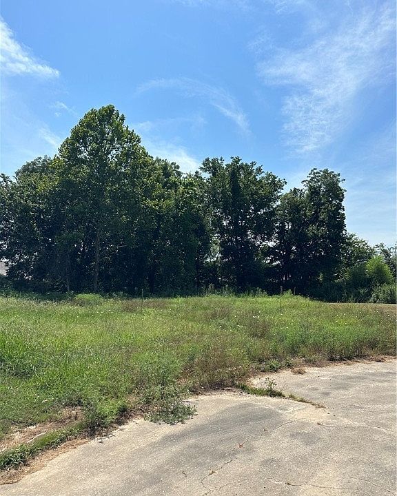 2nd image of Cherokee Rock Rd