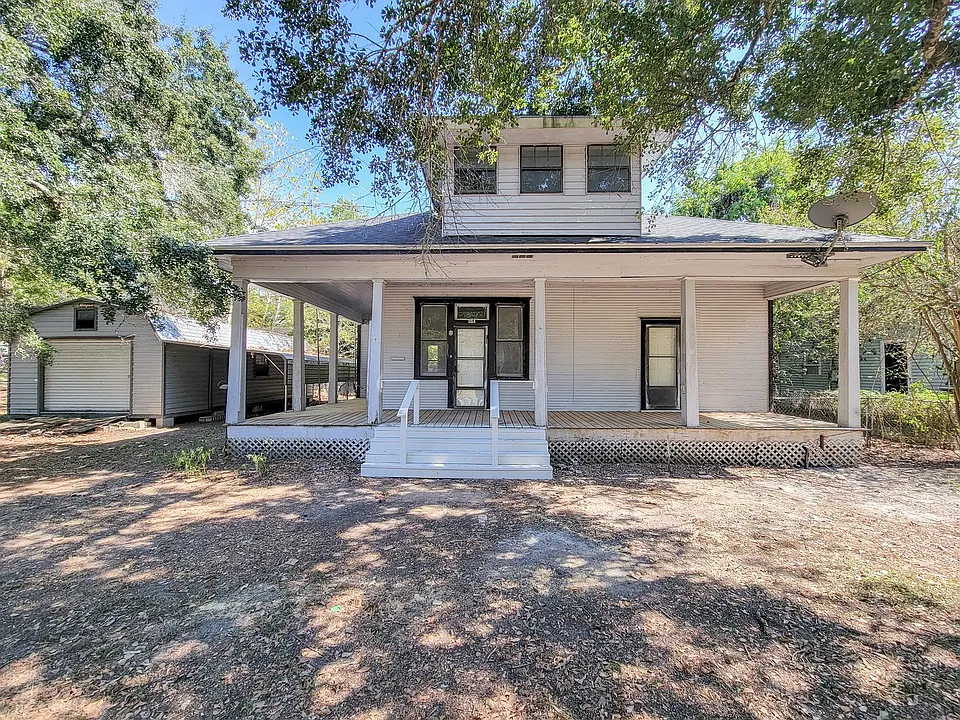304 N Walnut Ave