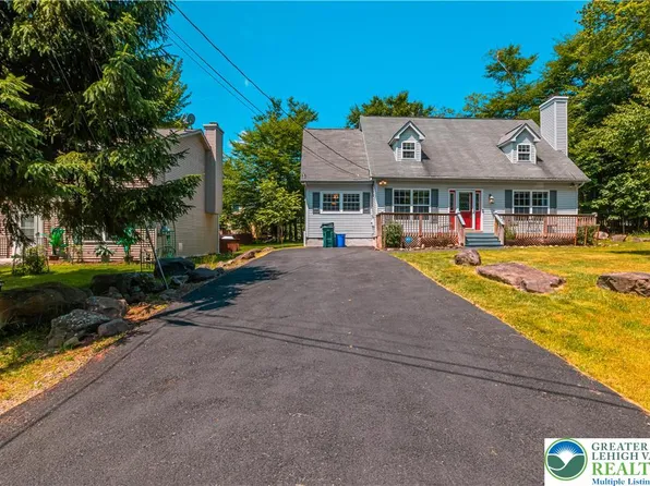 7021 Vista Dr, Tobyhanna, PA 18466