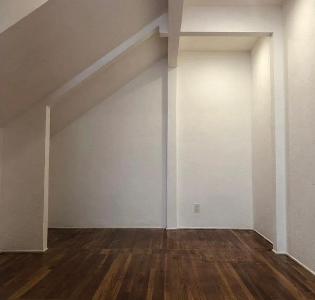 1208 N Harper Ave — Photo 4