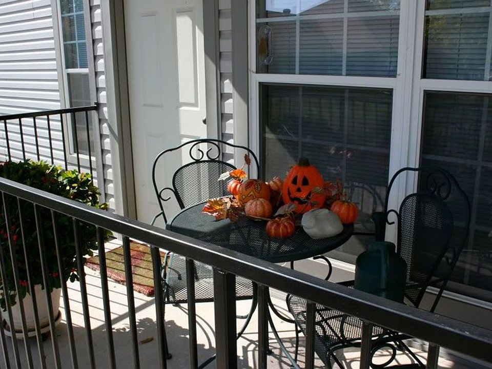 2nd image of 300 N Airport Rd #214