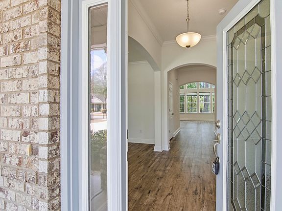 4th image of 296 Symphony Way