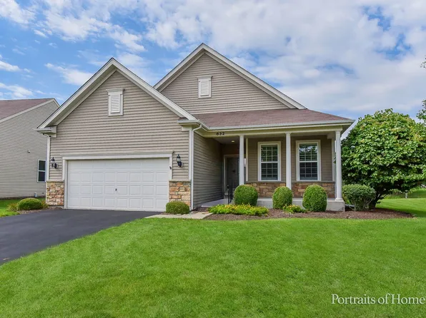 832 Colchester Dr, Oswego, IL 60543