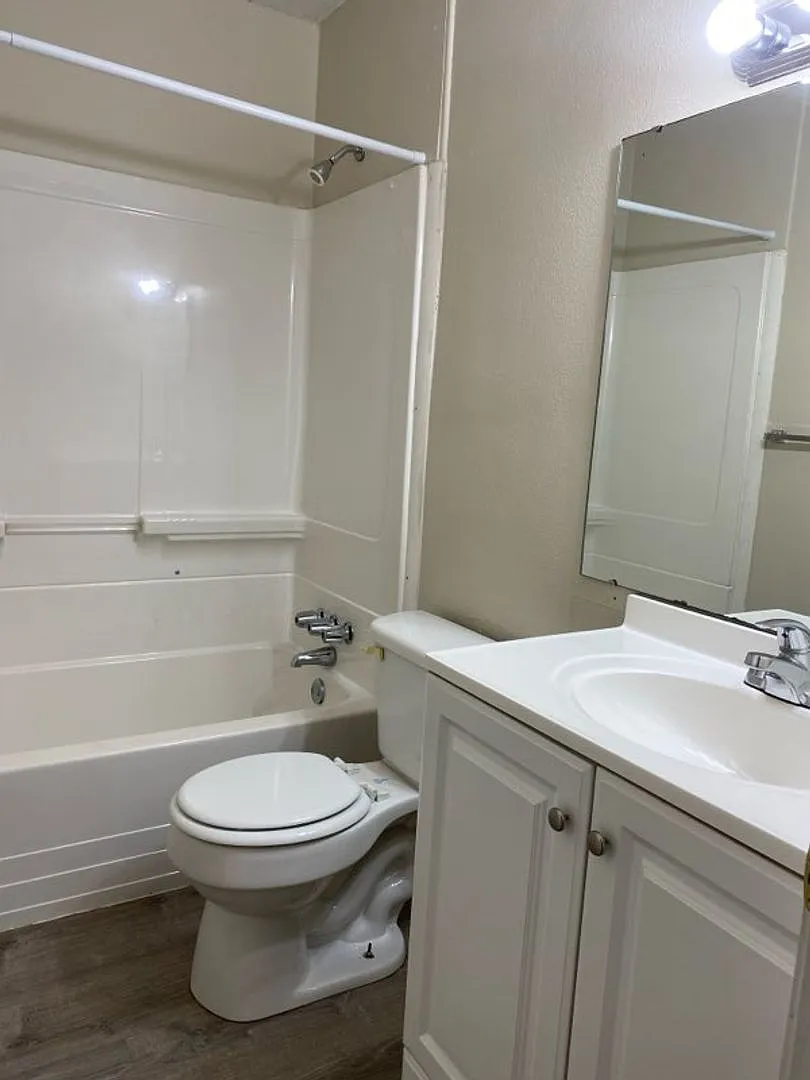 1103 Arrowhead — Photo 4