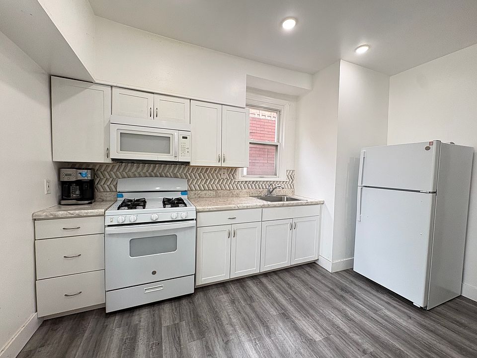 1st image of 138 Bidwell Ave Floor 2