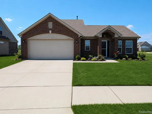 58337 Thomas Dr, New Haven, MI 48048