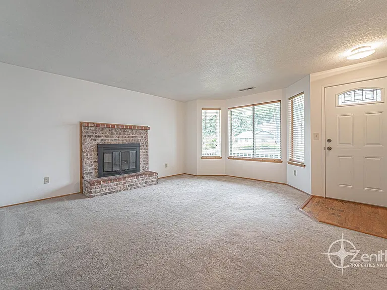 17403 NE 3rd St — Photo 10