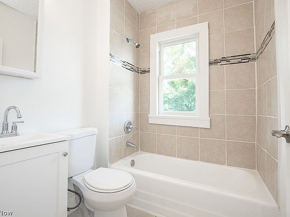 2nd image of 12021 Cromwell Ave