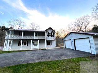 2608 Hinton Rd, White Oak, WV 25989