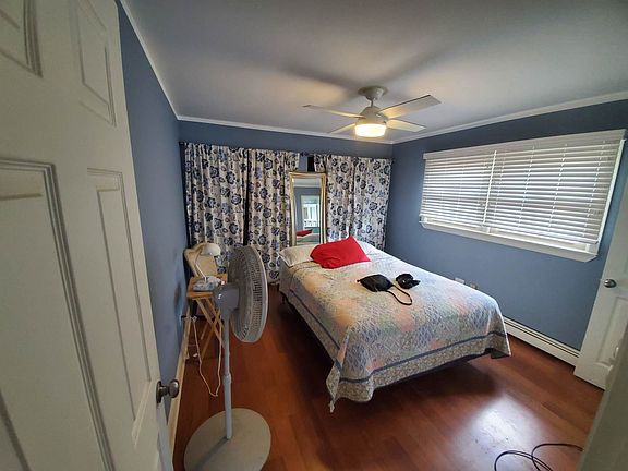 3rd image of 298 Yates Ave