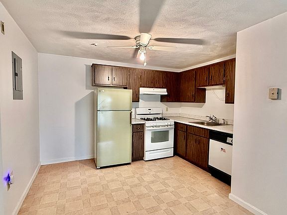 3rd image of 14 Kenmar Dr Unit 119