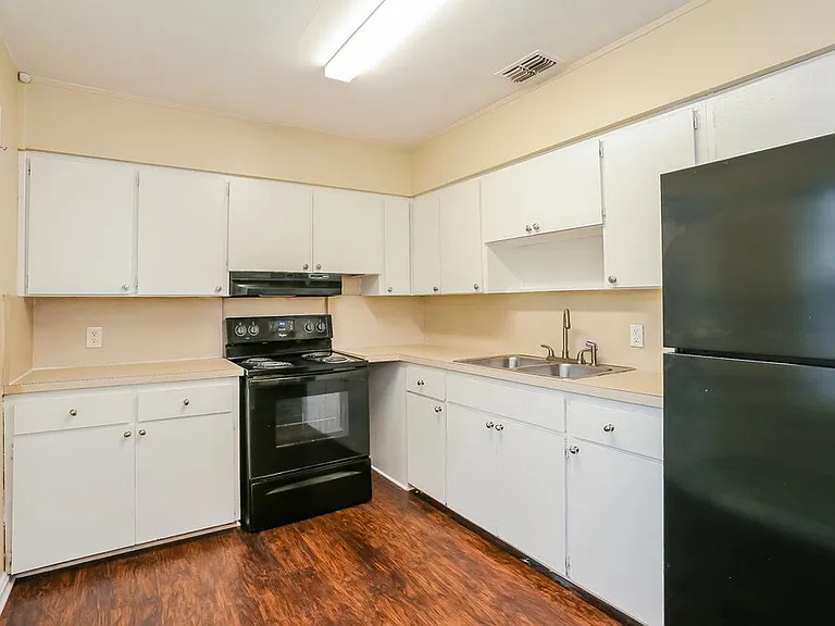 7812 Denham Rd E — Photo 8