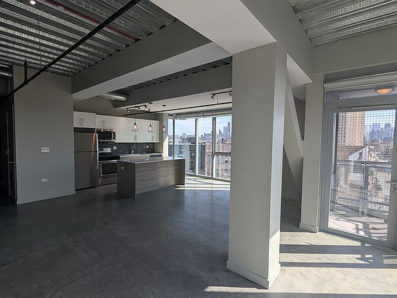 2nd image of 1245 N Milwaukee Ave #601