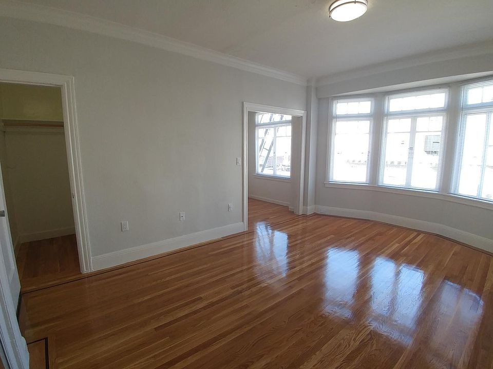 1st image of 305 Hyde St