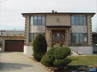 10 Clark Ct, Lodi, NJ 07644