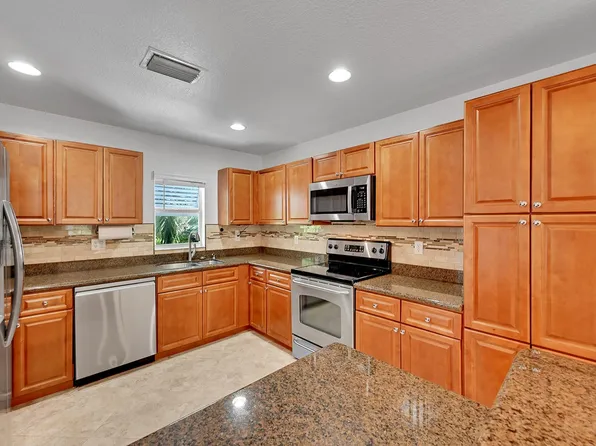 453 NE 1st St #1, Pompano Beach, FL 33060