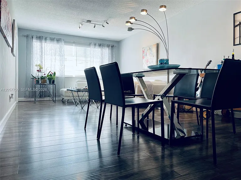 2300 Park Ln #201 — Photo 5