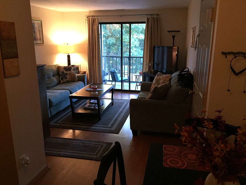 1st image of 5 Bridgeview Cir Unit 23