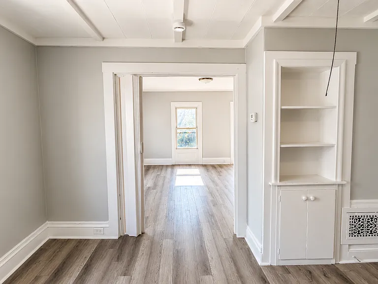 210 Center St — Photo 3