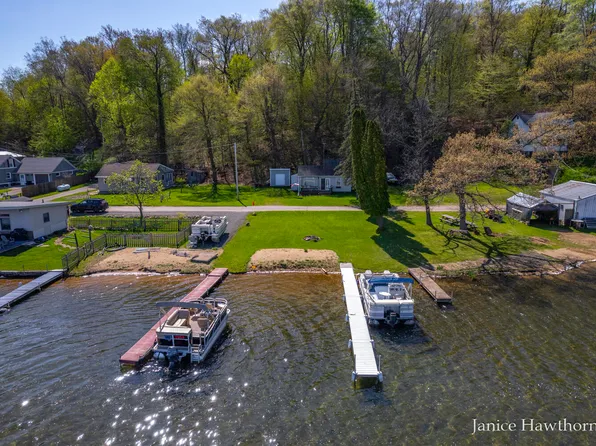 4093 S Shore Dr, Delton, MI 49046