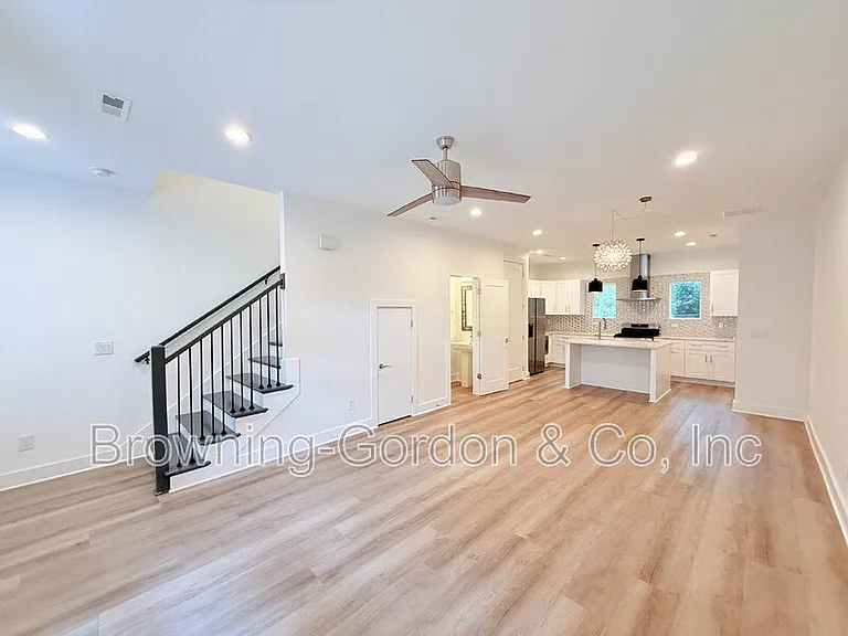 805 Cherokee Ave #4 — Photo 4