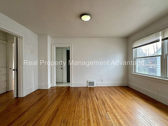 4th image of 316 Spencer St #B