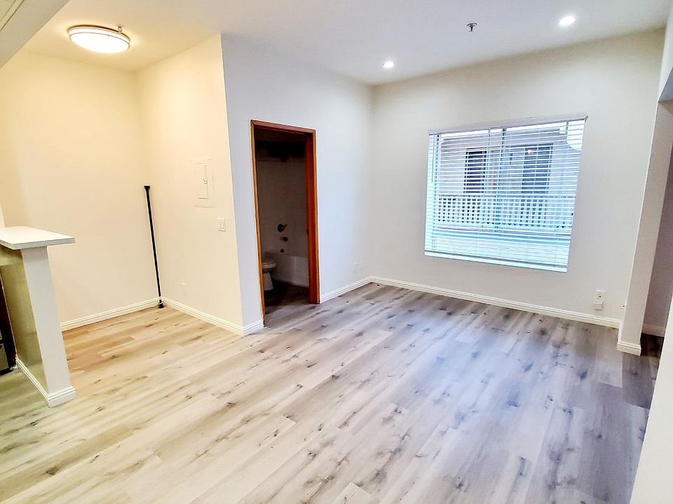 1st image of 820 S Mansfield Ave APT 204