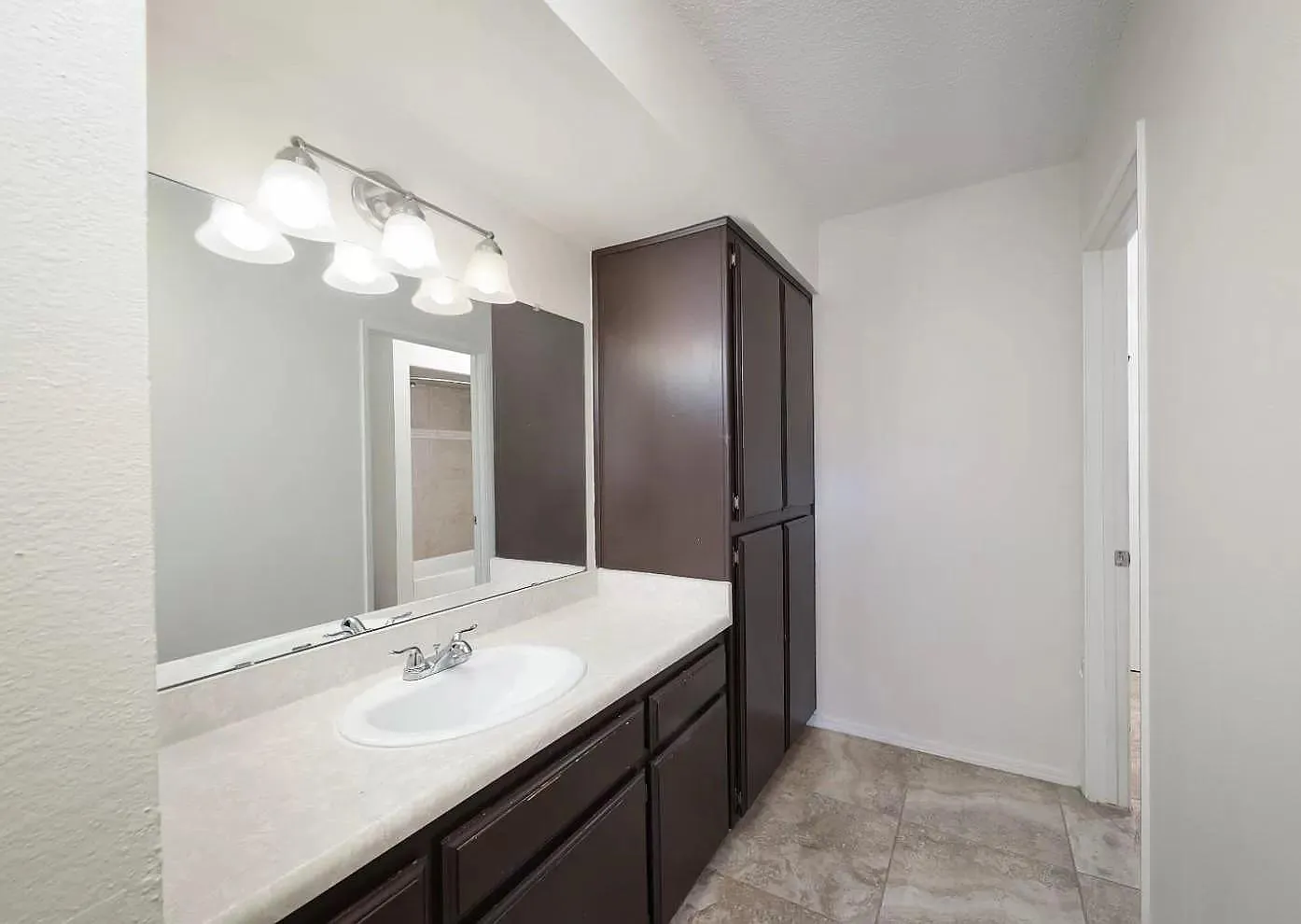 2 bed, 1271 sqft, $1,895 — Photo 4