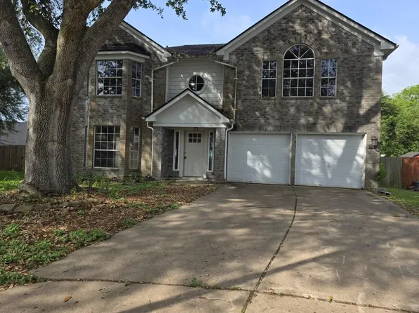 129 Corral Ct, Angleton, TX 77515
