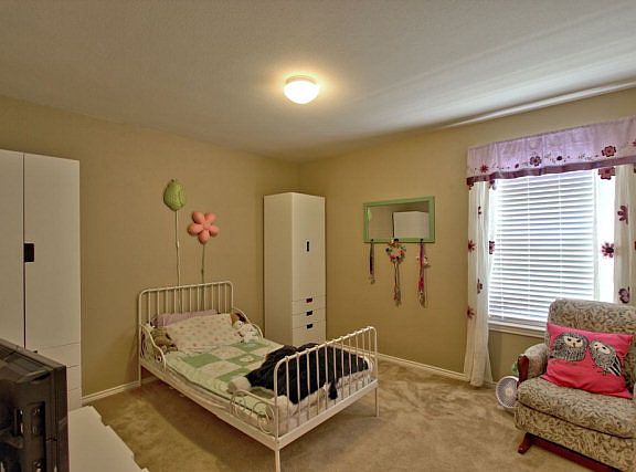 2nd image of 13903 Belgravia Frst