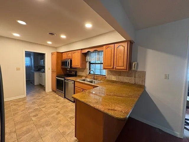 Country Living on 0.80 acre — Photo 3