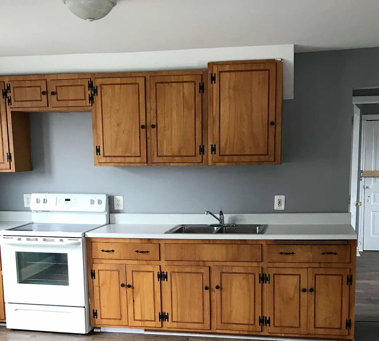1613 Lapeer Avenue - 2 — Photo 4