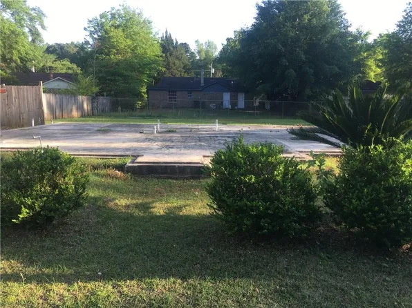 1721 Winston Rd, Mobile, AL 36605