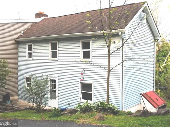 7 Helluva Hill Ln, Glen Mills, PA 19342