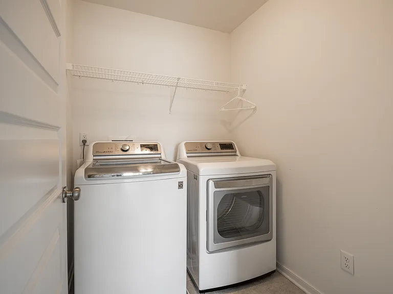 18352 Palisades Ct — Photo 43